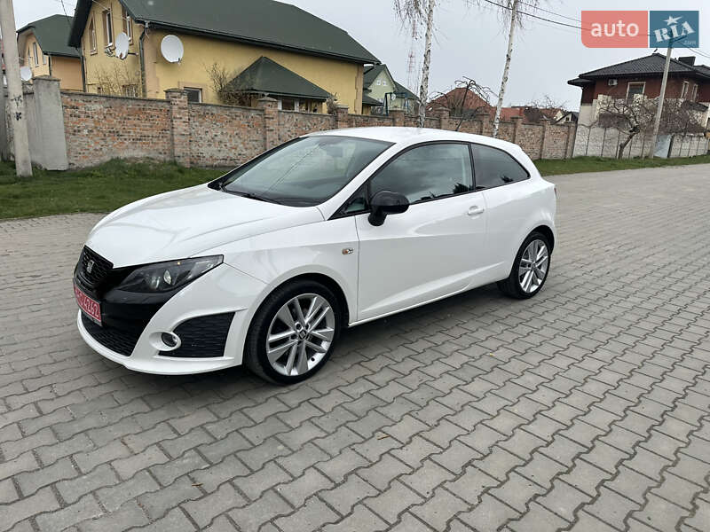 Хэтчбек SEAT Ibiza 2011 в 