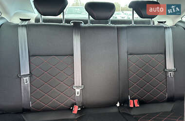 Хэтчбек SEAT Ibiza 2011 в 