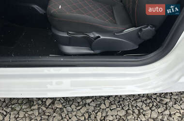 Хэтчбек SEAT Ibiza 2011 в 