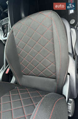 Хэтчбек SEAT Ibiza 2011 в 