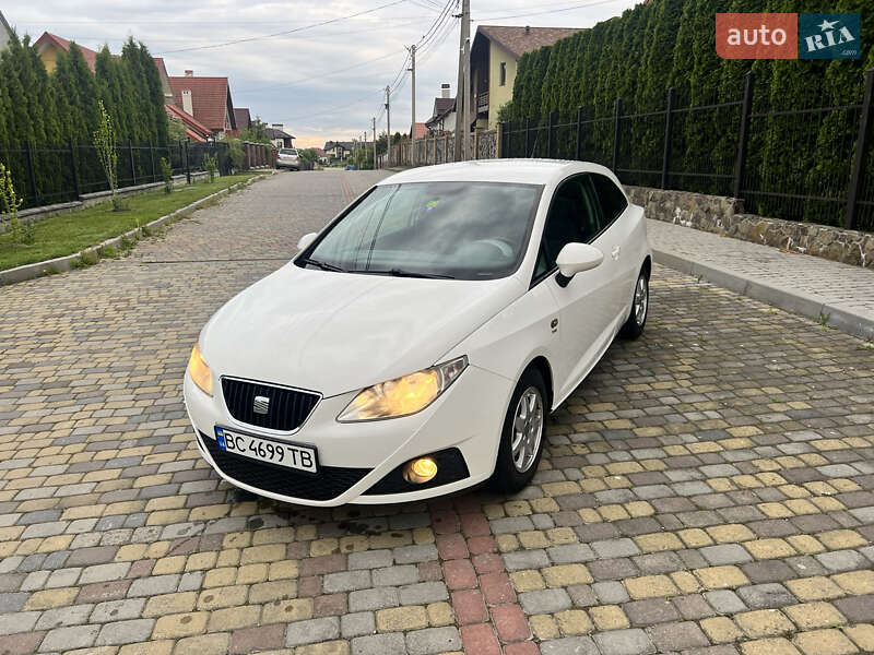Хэтчбек SEAT Ibiza 2010 в 