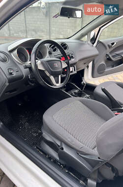 Хэтчбек SEAT Ibiza 2010 в 
