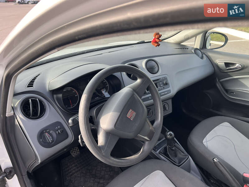Хэтчбек SEAT Ibiza 2013 в Кременчуге фото 16 Хэтчбек SEAT Ibiza 2013 в Кременчуге