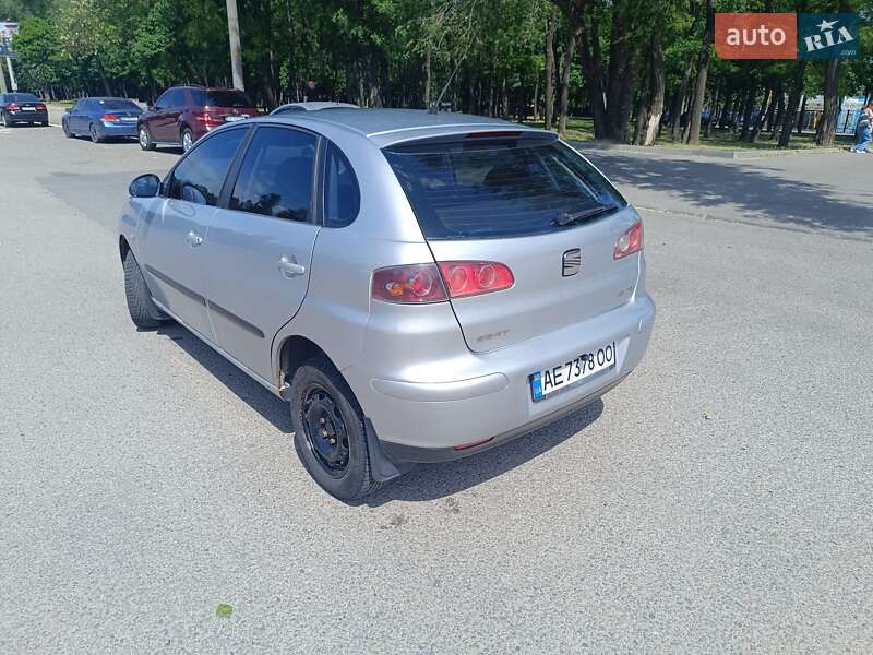 Хетчбек SEAT Ibiza 2003 в Дніпрі