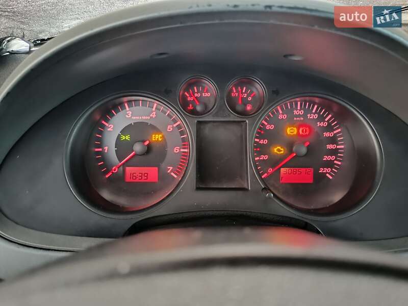 Хетчбек SEAT Ibiza 2003 в Дніпрі