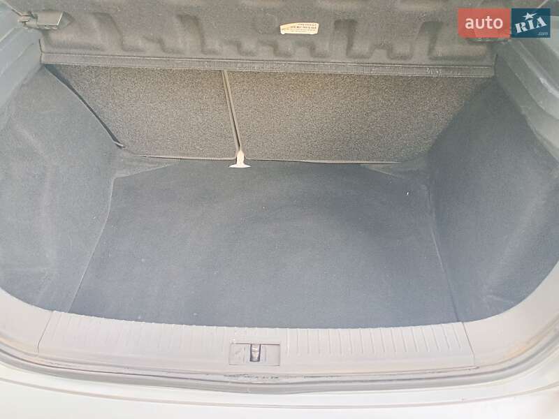 Хетчбек SEAT Ibiza 2003 в Дніпрі