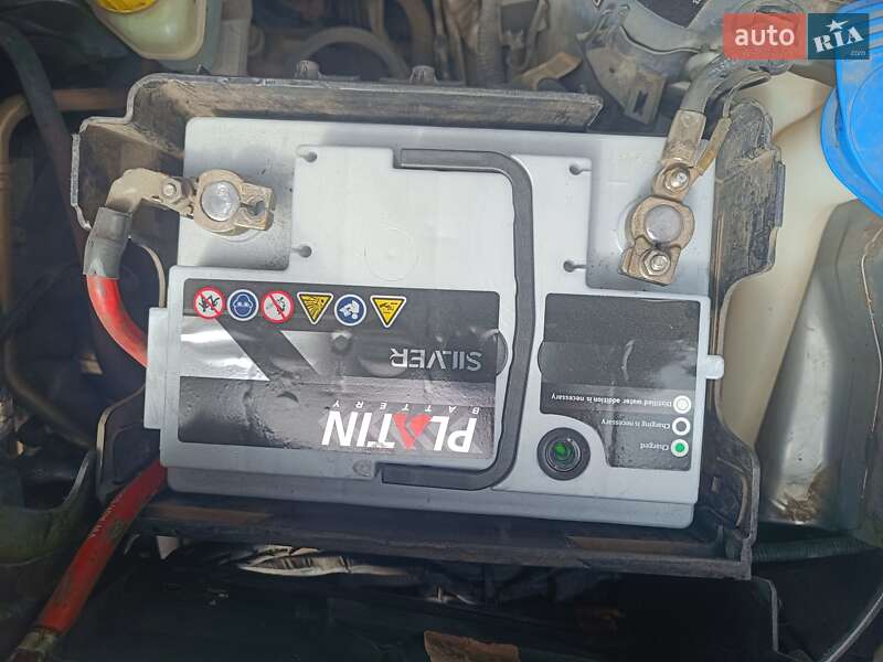 Хетчбек SEAT Ibiza 2003 в Дніпрі