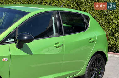 Хэтчбек SEAT Ibiza 2012 в 