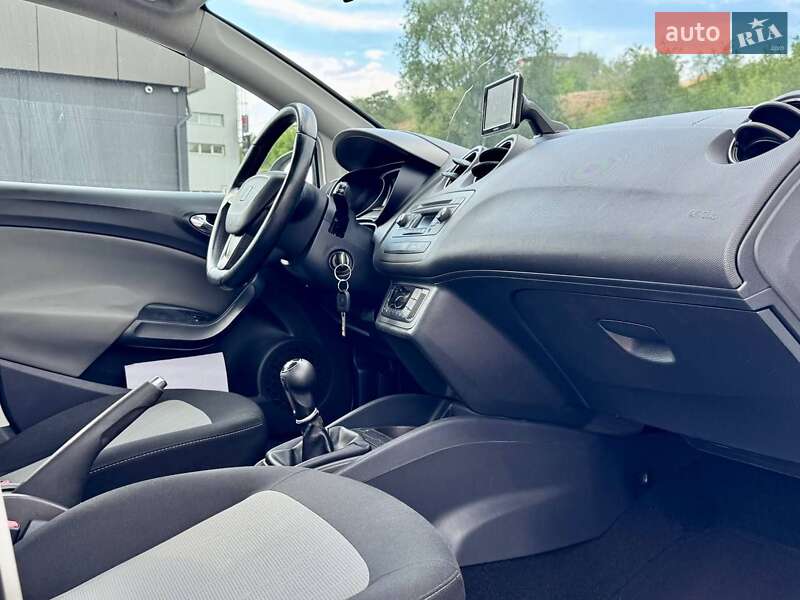 Хетчбек SEAT Ibiza 2013 в Запоріжжі