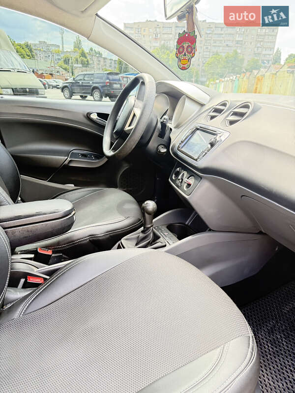 Хэтчбек SEAT Ibiza 2009 в Житомире