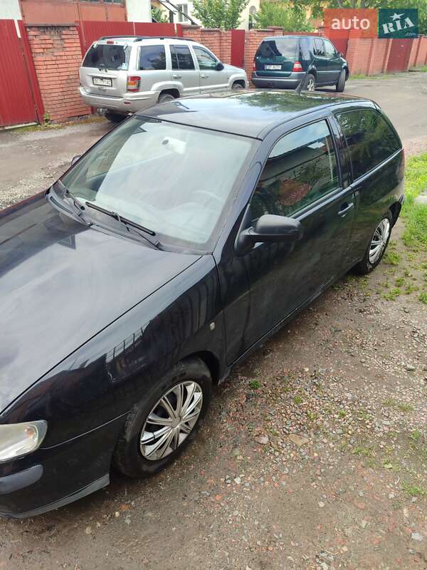 Хэтчбек SEAT Ibiza 2001 в Львове