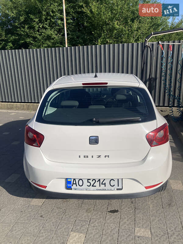 Хэтчбек SEAT Ibiza 2011 в Ужгороде