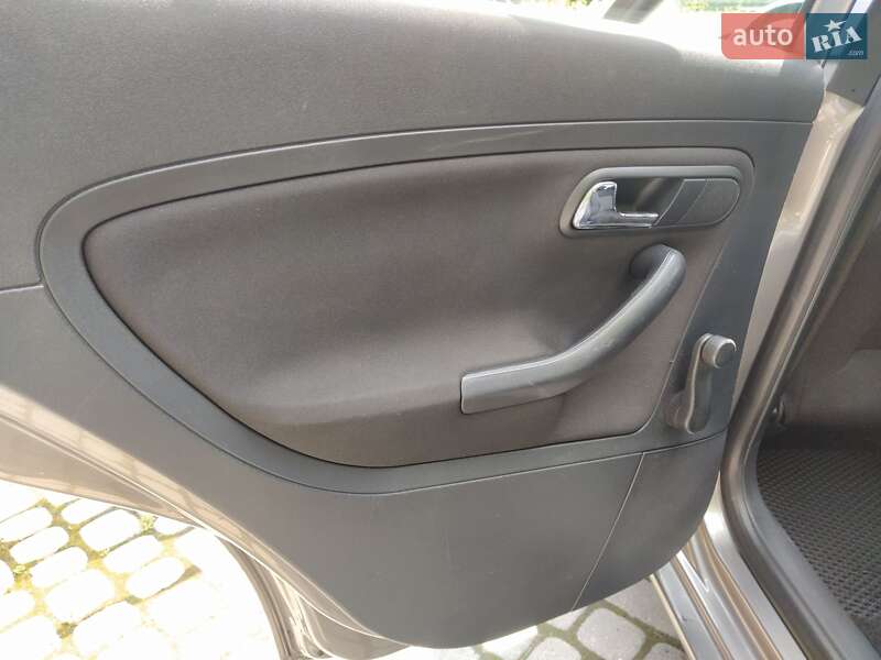 Хэтчбек SEAT Ibiza 2004 в Львове фото 74 Хэтчбек SEAT Ibiza 2004 в Львове