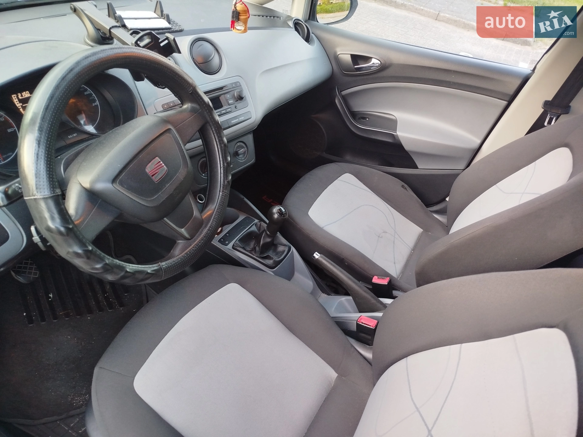 2013 SEAT Ibiza - мініатюра 13