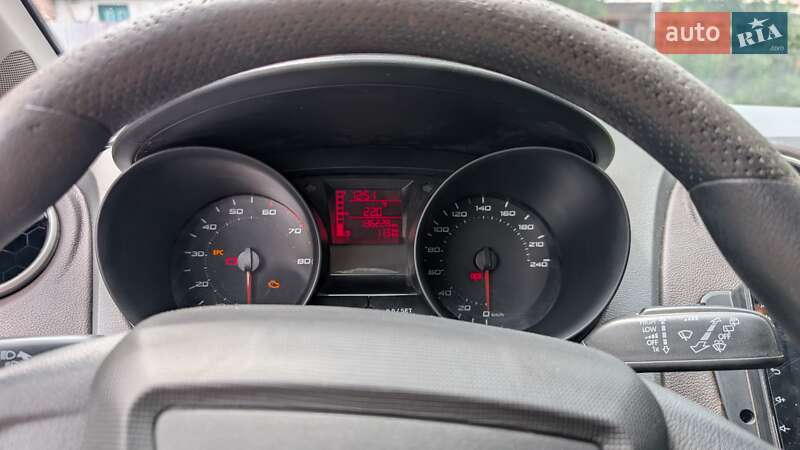 Хетчбек SEAT Ibiza 2011 в Полтаві