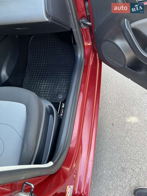 Хетчбек SEAT Ibiza 2013 в Львові