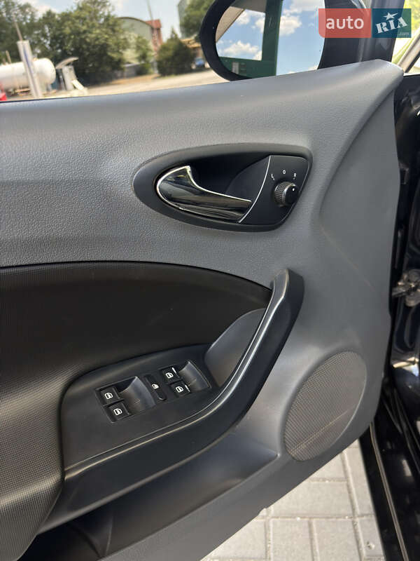 Хэтчбек SEAT Ibiza 2008 в Днепре