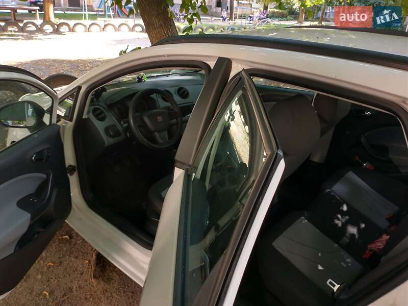 SEAT Ibiza 2012 SEAT Ibiza 2012