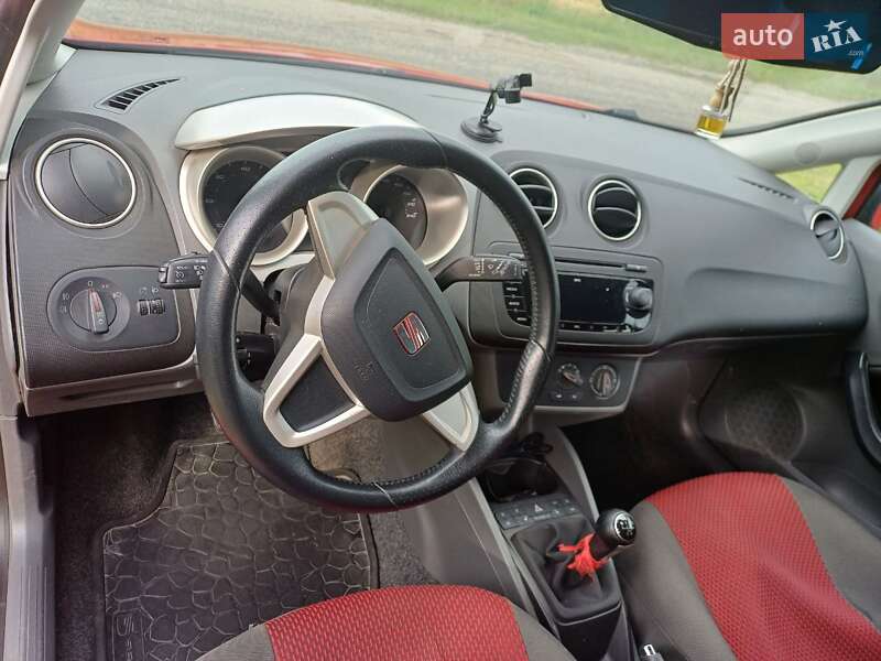 Хэтчбек SEAT Ibiza 2010 в Луцке