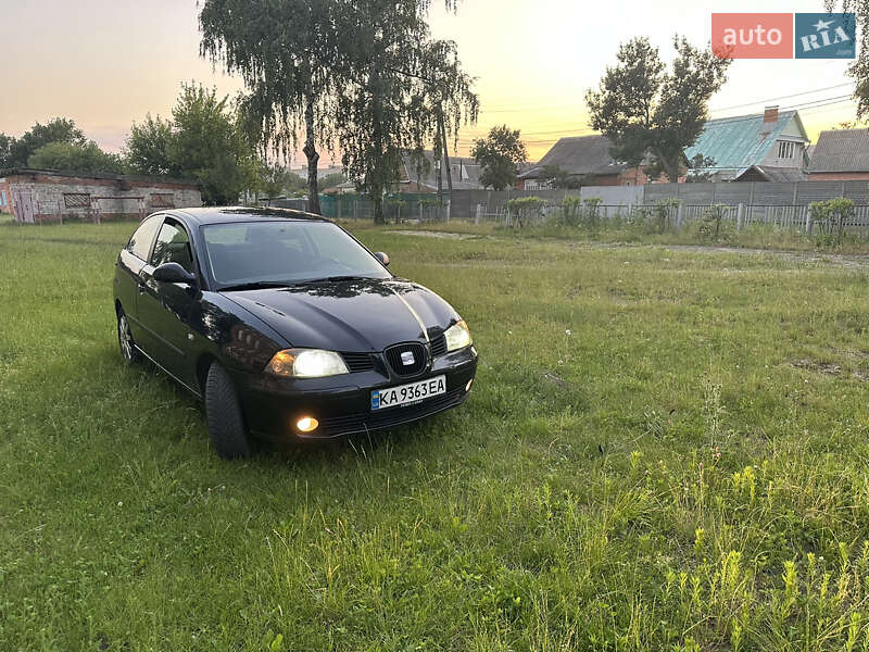 Хэтчбек SEAT Ibiza 2004 в Сумах