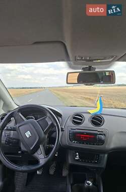 Хэтчбек SEAT Ibiza 2012 в 