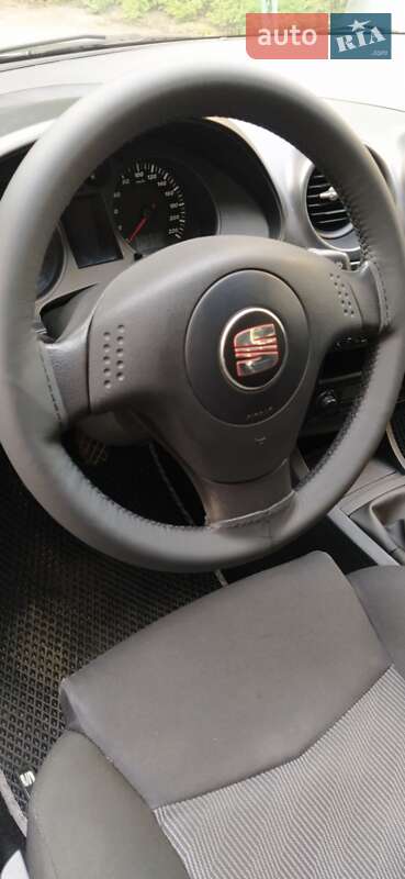 Хэтчбек SEAT Ibiza 2004 в Львове фото 54 Хэтчбек SEAT Ibiza 2004 в Львове