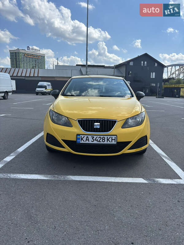 Хэтчбек SEAT Ibiza 2011 в Киеве