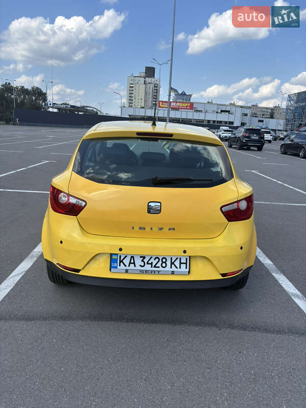 Хэтчбек SEAT Ibiza 2011 в Киеве