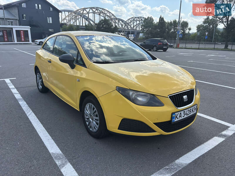 Хэтчбек SEAT Ibiza 2011 в 