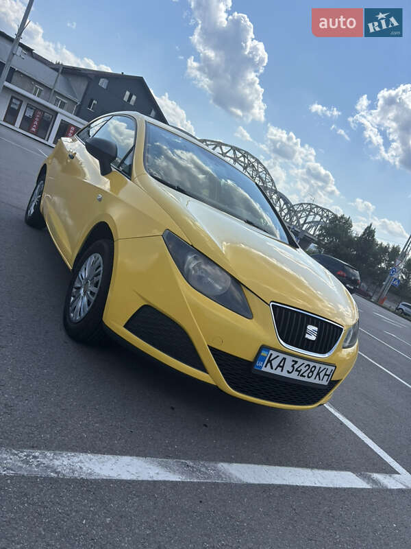 Хэтчбек SEAT Ibiza 2011 в Киеве