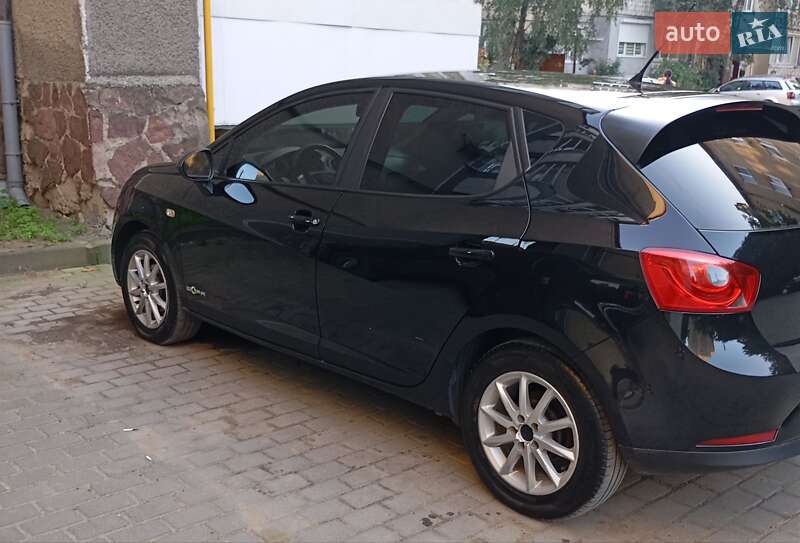 Хетчбек SEAT Ibiza 2011 в Снятині