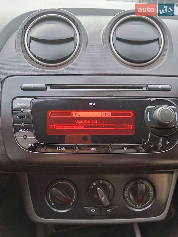 Хэтчбек SEAT Ibiza 2011 в Запорожье