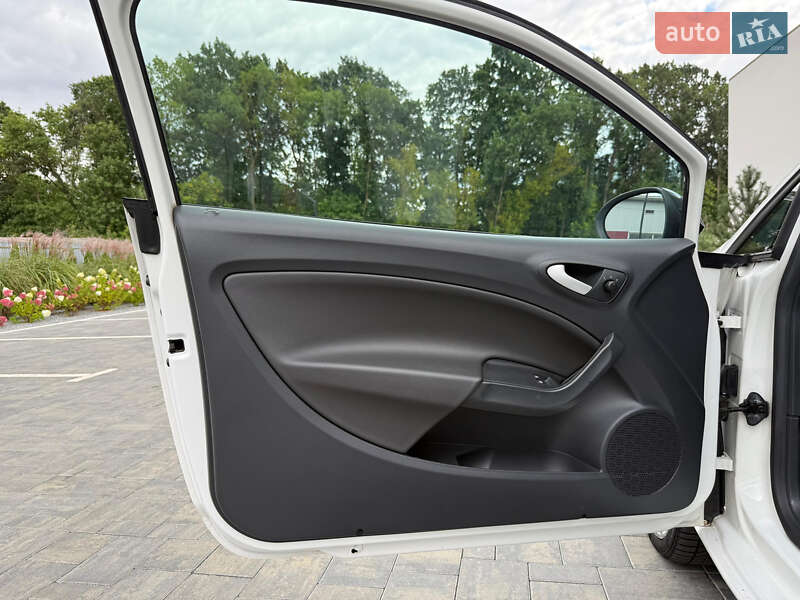 Хэтчбек SEAT Ibiza 2010 в Луцке