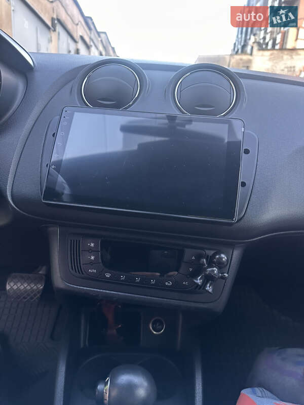 Хэтчбек SEAT Ibiza 2014 в Львове фото 16 Хэтчбек SEAT Ibiza 2014 в Львове