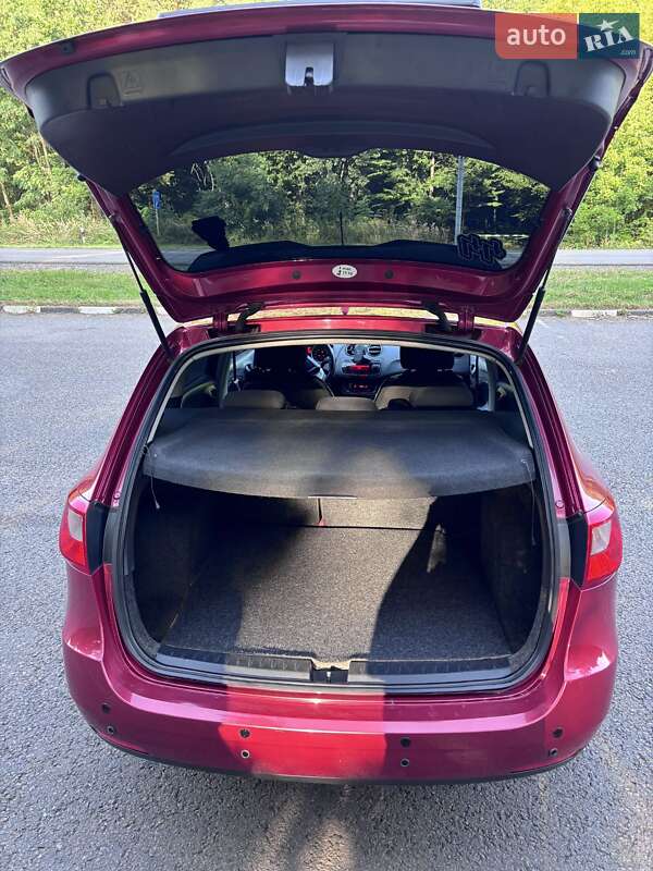 Хетчбек SEAT Ibiza 2011 в Луцьку