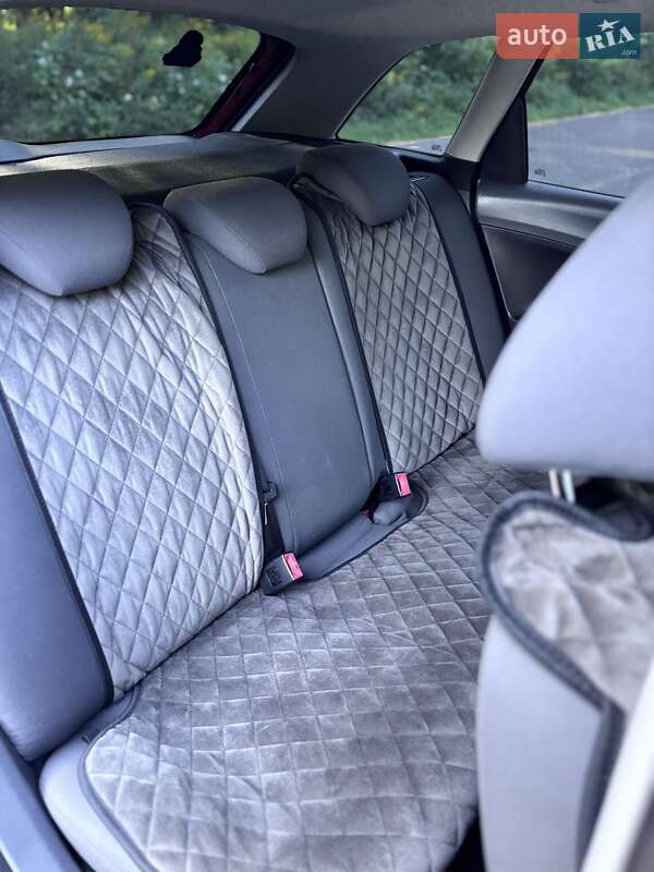 Хетчбек SEAT Ibiza 2011 в Луцьку