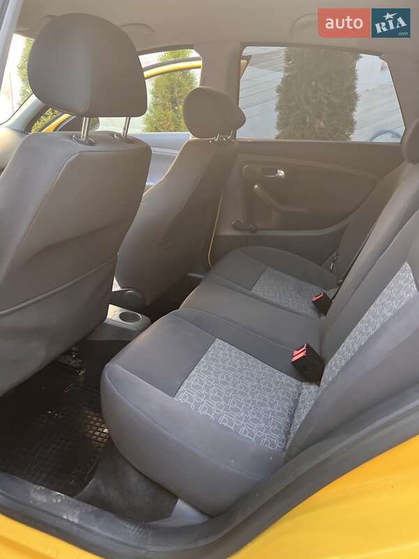 Хэтчбек SEAT Ibiza 2008 в Сваляве