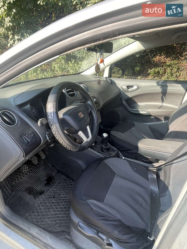 Хэтчбек SEAT Ibiza 2012 в Коломые