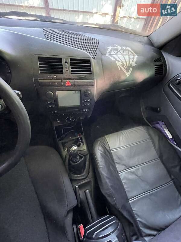 Хетчбек SEAT Ibiza 2000 в Києві