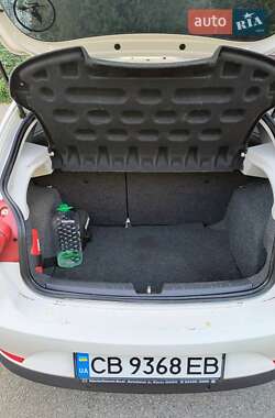 Хэтчбек SEAT Ibiza 2010 в 