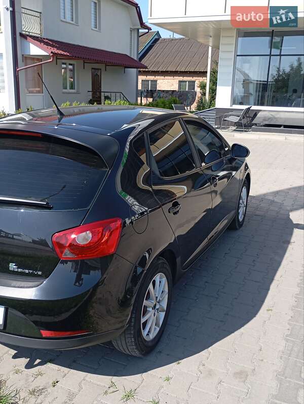 Хетчбек SEAT Ibiza 2011 в Снятині