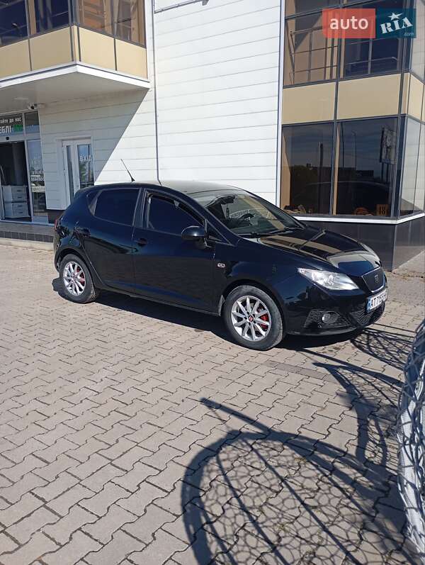 Хетчбек SEAT Ibiza 2011 в Снятині