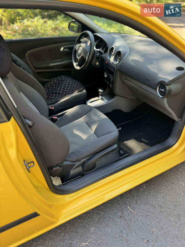 Хэтчбек SEAT Ibiza 2006 в Киеве