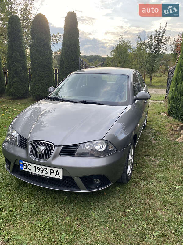 Хэтчбек SEAT Ibiza 2008 в 