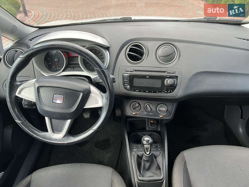 Хетчбек SEAT Ibiza 2008 в Новояворівську