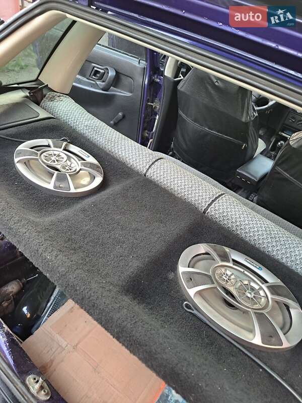 Хетчбек SEAT Ibiza 1995 в Стоянці