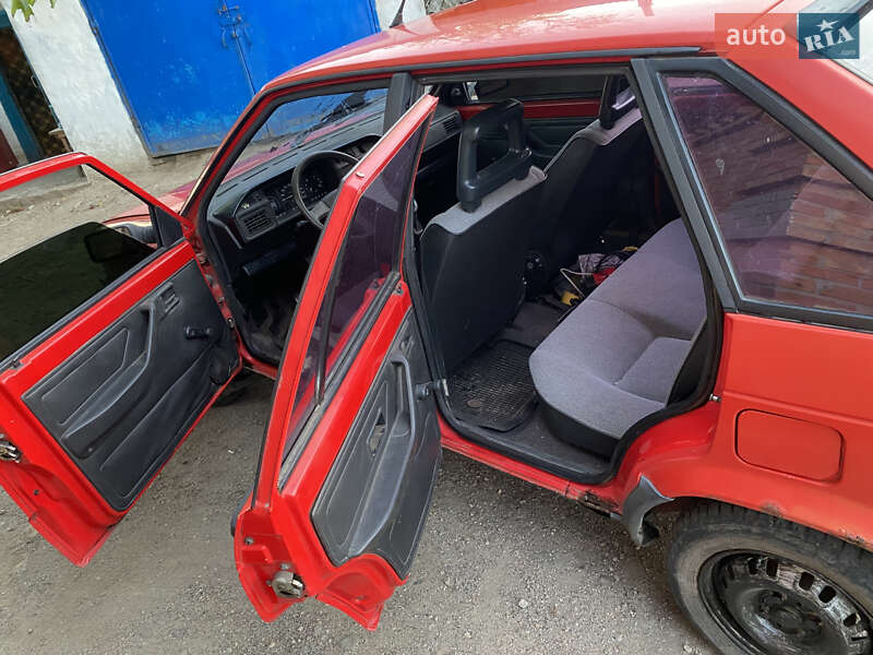 Хетчбек SEAT Ibiza 1989 в Новгородці