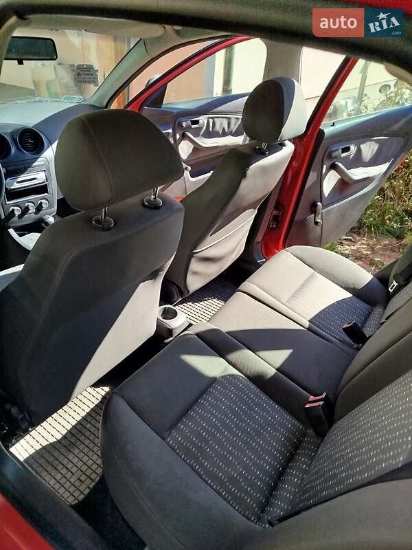 Хэтчбек SEAT Ibiza 2004 в Ивано-Франковске