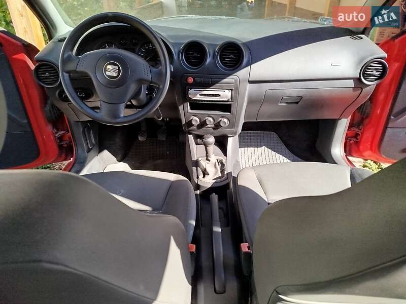 Хэтчбек SEAT Ibiza 2004 в Ивано-Франковске