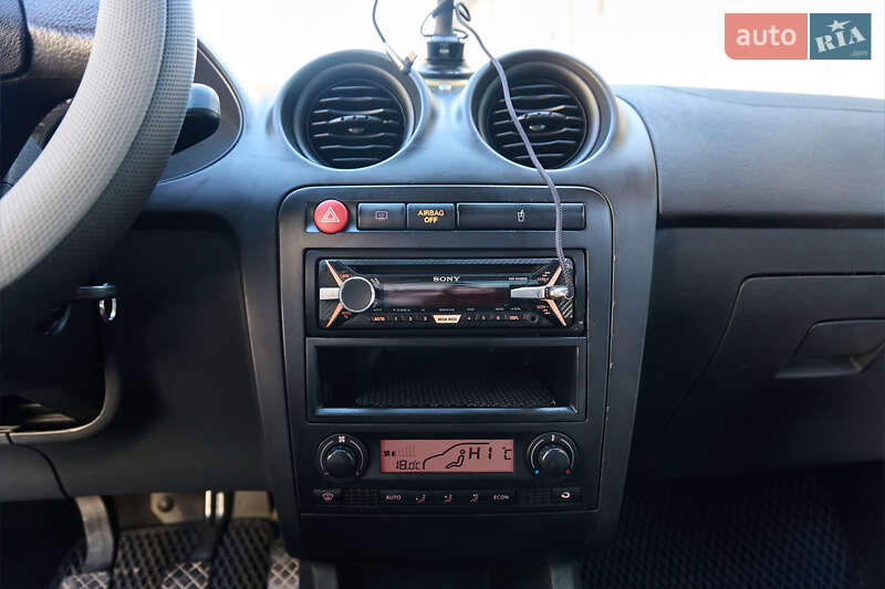 Хэтчбек SEAT Ibiza 2004 в Каменец-Подольском фото 8 Хэтчбек SEAT Ibiza 2004 в Каменец-Подольском
